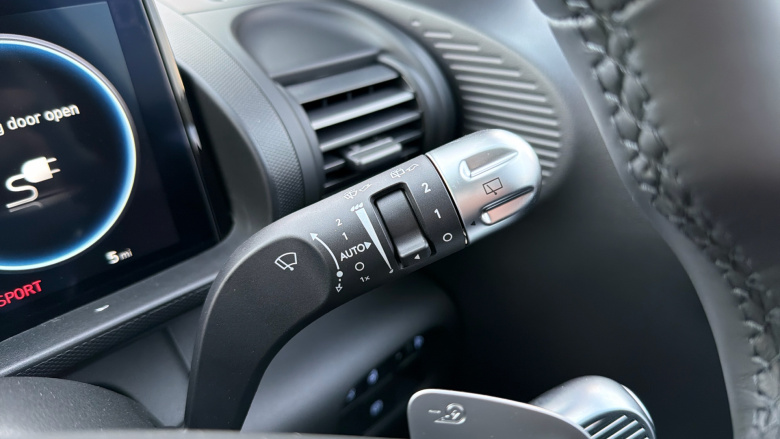 Hyundai INSTER 85kW 02 49kWh 5dr Auto Electric Hatchback